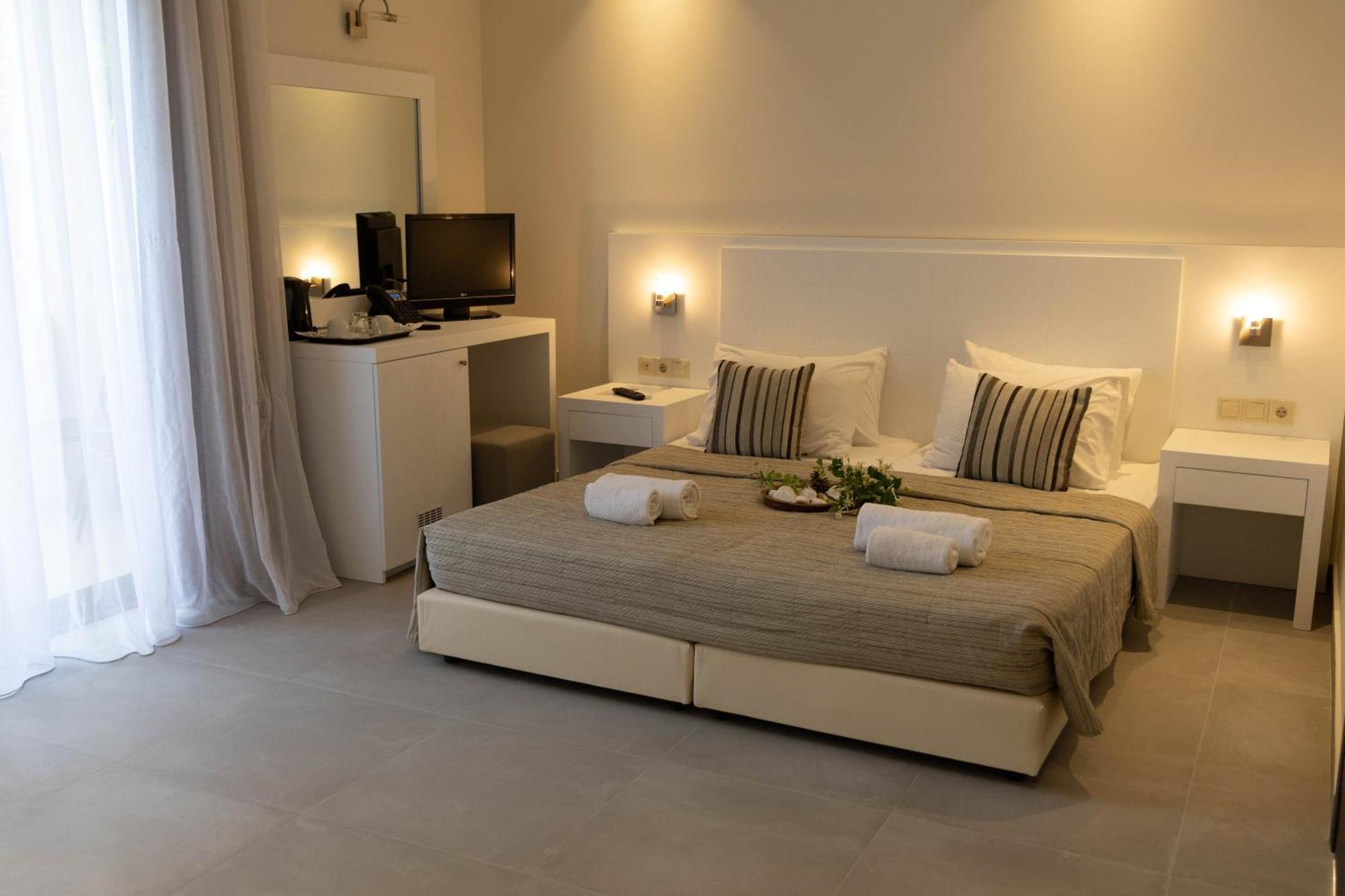 Eva Mare Hotel & Suites - Adults Only Agia Pelagia 외부 사진